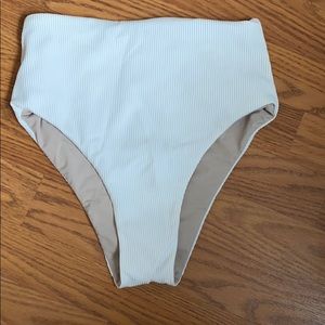 lululemon White Clear Waters high wasted bottom 4